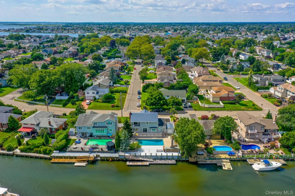 204 Bayview Avenue Massapequa, NY 11758
