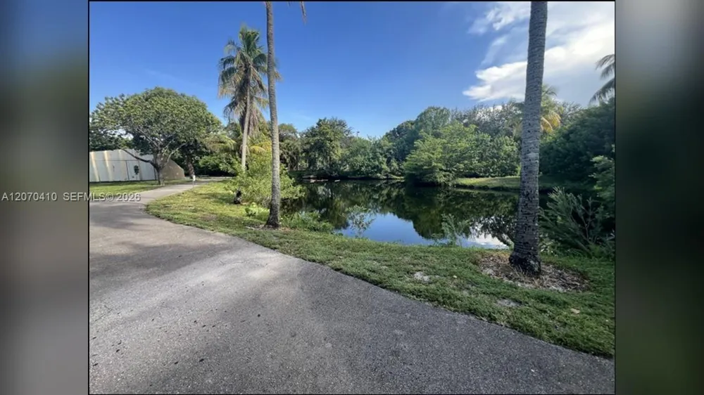 7500 NW 17 St #107 Plantation, FL 33313
