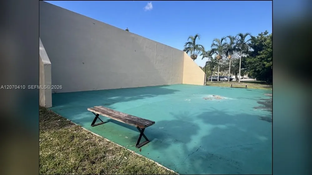 7500 NW 17 St #107 Plantation, FL 33313