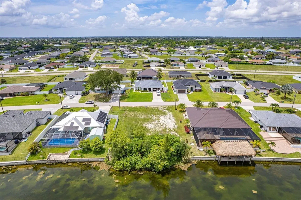 623 NE 7TH TERRACE Cape Coral, FL 33909