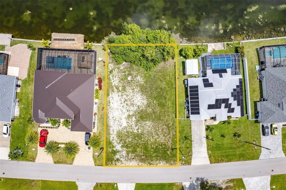 623 NE 7TH TERRACE Cape Coral, FL 33909