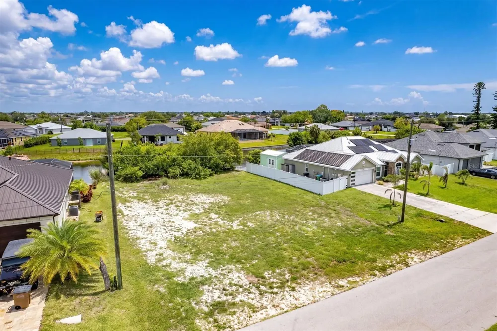623 NE 7TH TERRACE Cape Coral, FL 33909