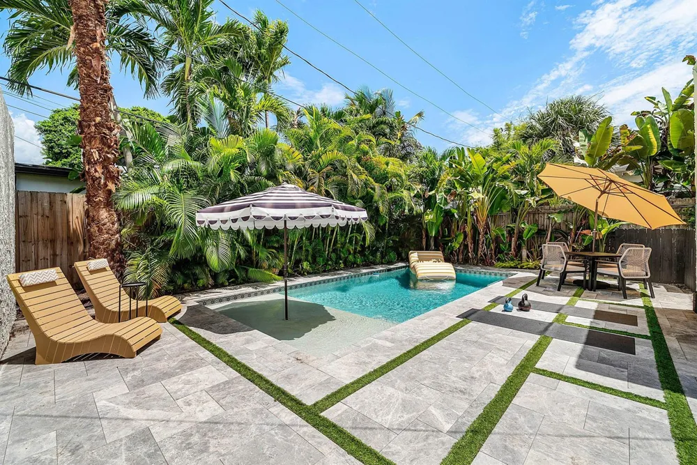 525 WESTWOOD ROAD West Palm Beach, FL 33401