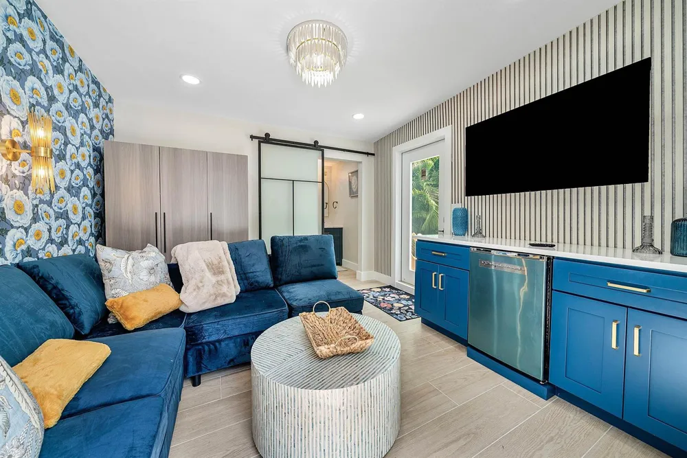 525 WESTWOOD ROAD West Palm Beach, FL 33401