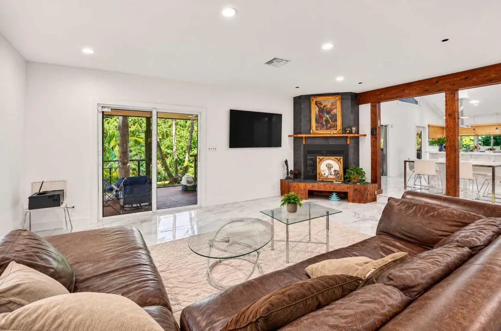 4121 NW 5th Avenue Boca Raton, FL 33431