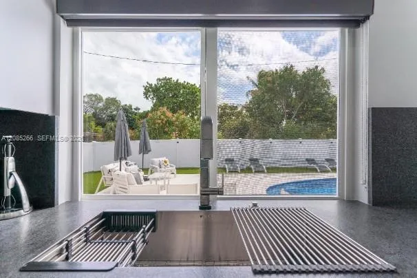 1950 NE 208th Ter Miami, FL 33179