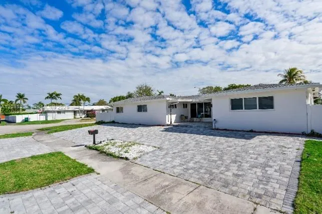 1950 NE 208th Ter Miami, FL 33179