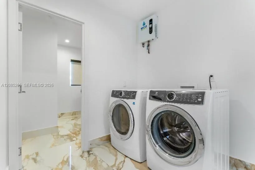 1950 NE 208th Ter Miami, FL 33179