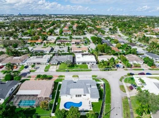 1950 NE 208th Ter Miami, FL 33179