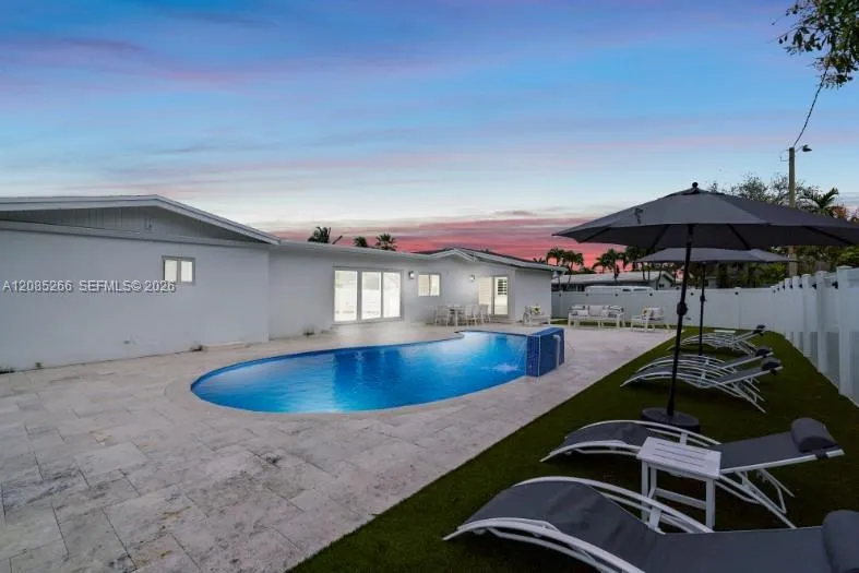 1950 NE 208th Ter Miami, FL 33179