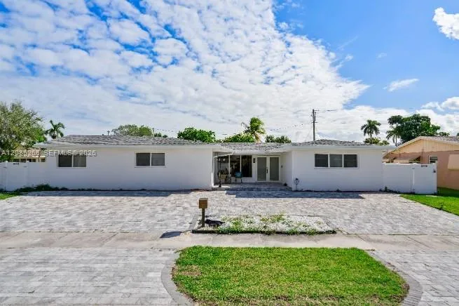 1950 NE 208th Ter Miami, FL 33179