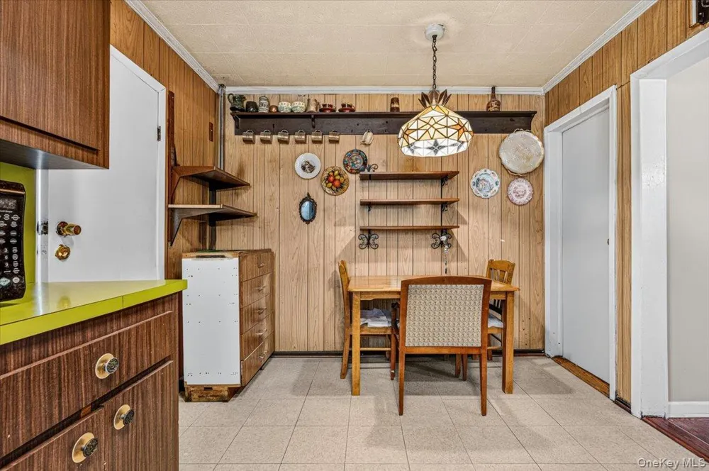 88-32 187th Place Hollis, NY 11423