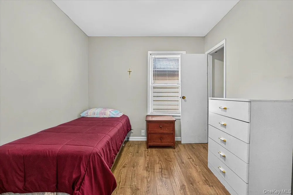 88-32 187th Place Hollis, NY 11423