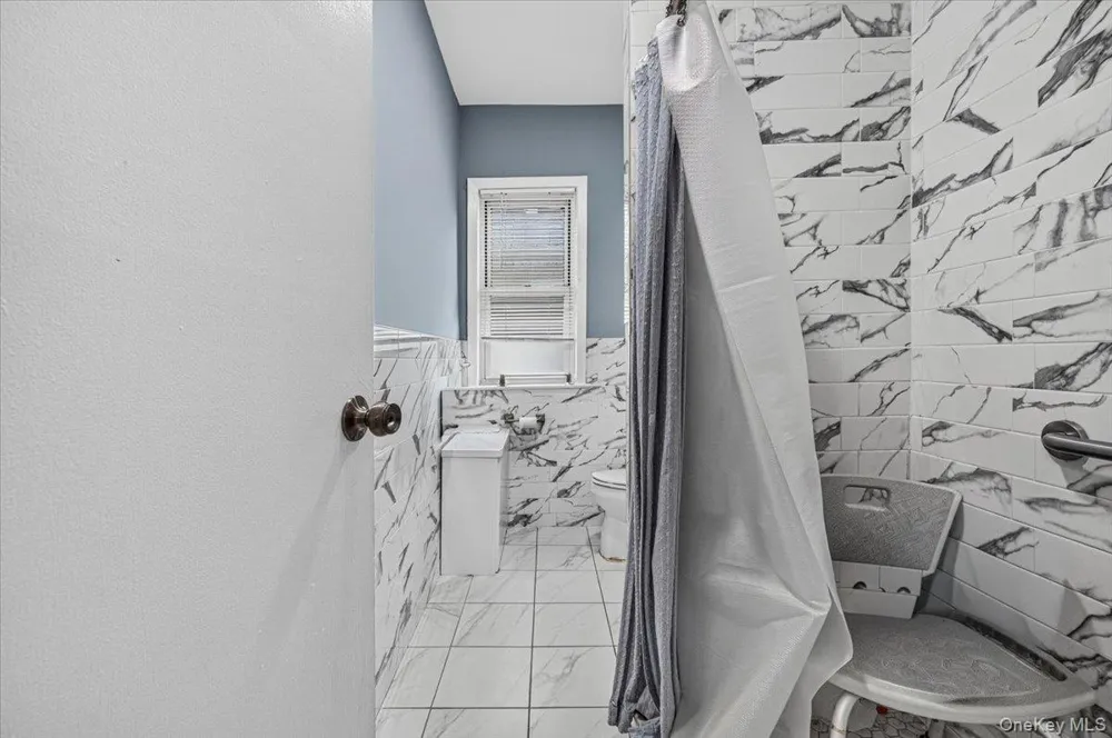88-32 187th Place Hollis, NY 11423