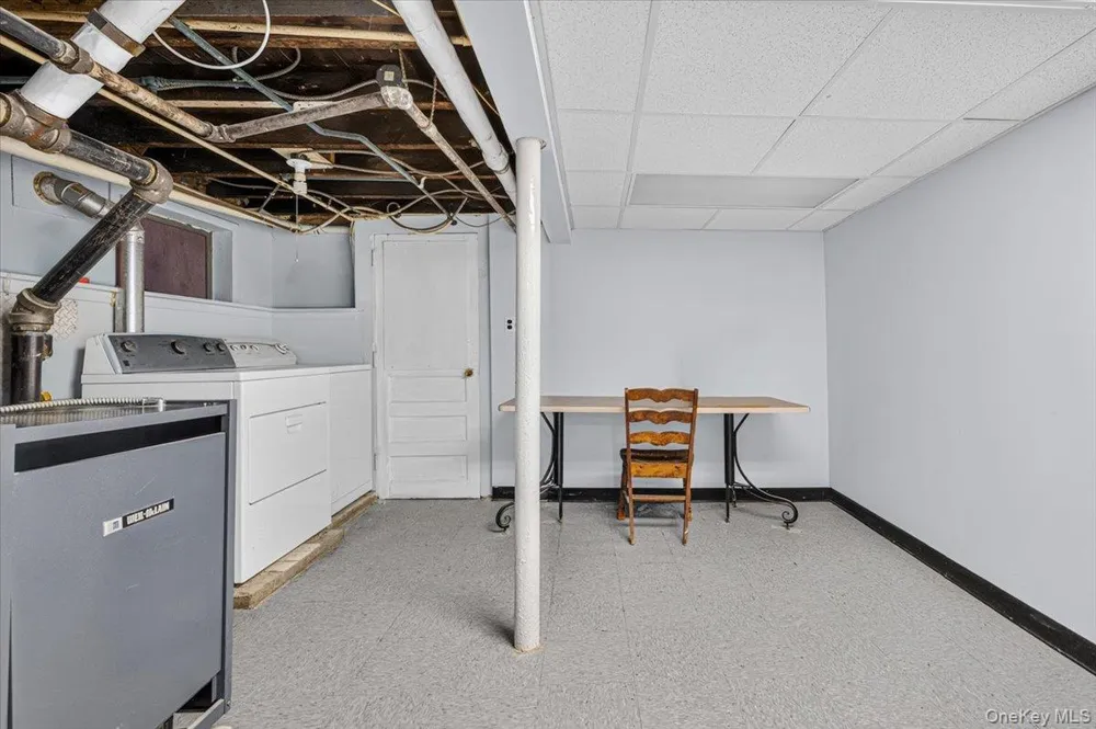 88-32 187th Place Hollis, NY 11423