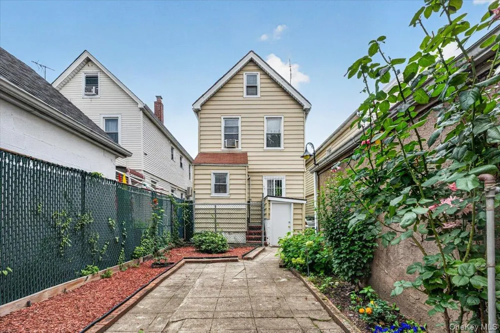 88-32 187th Place Hollis, NY 11423