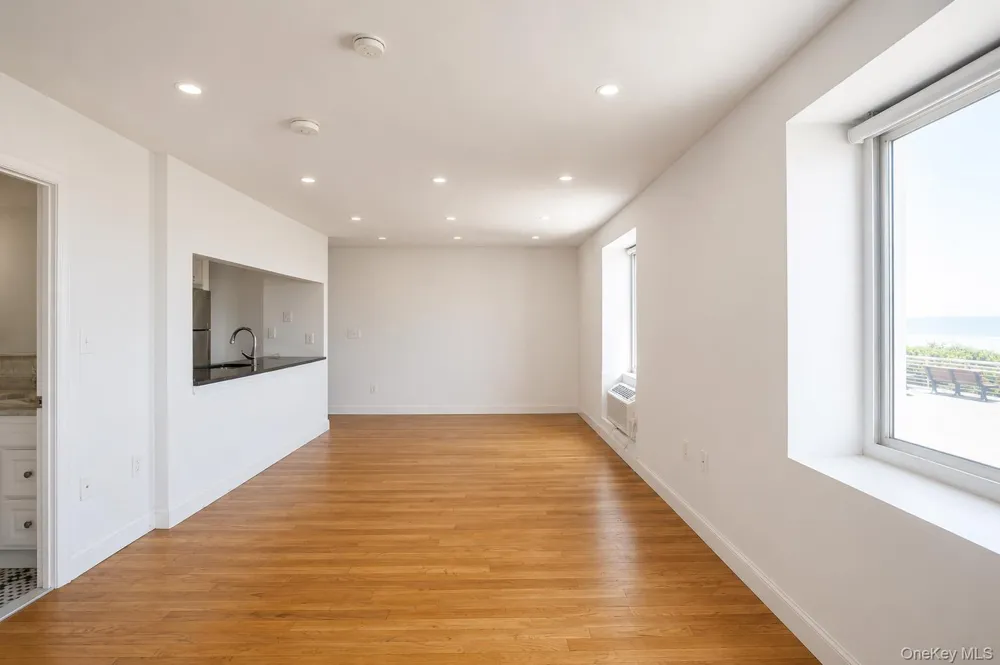 10 Franklin Boulevard #205 Long Beach, NY 11561