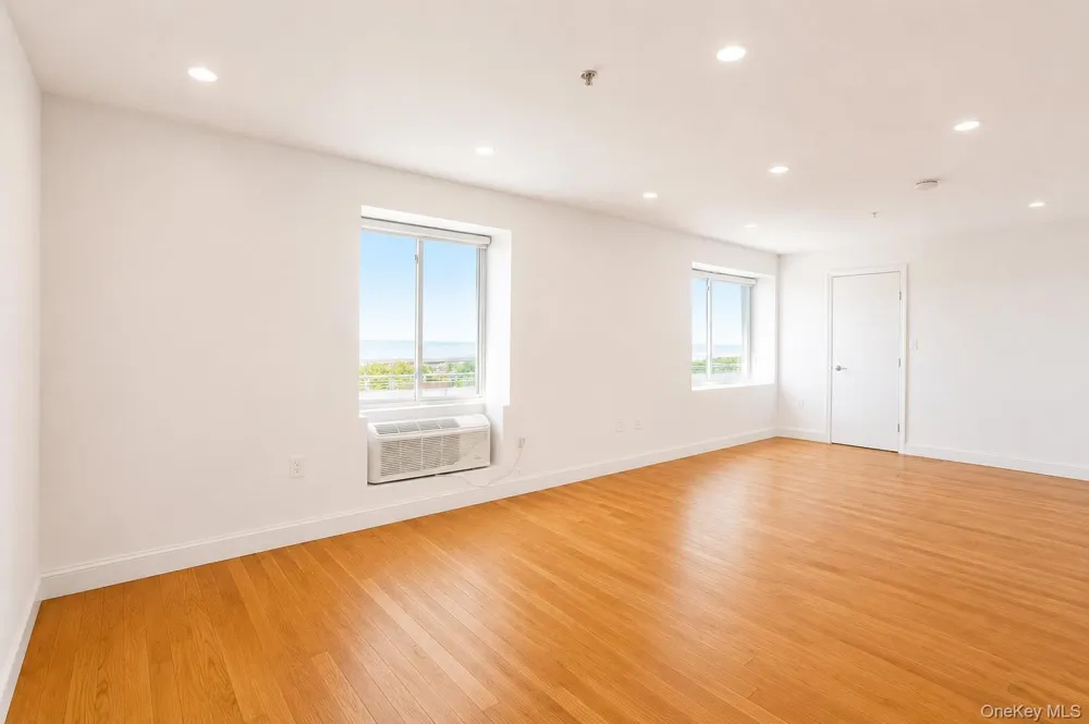 10 Franklin Boulevard #205 Long Beach, NY 11561