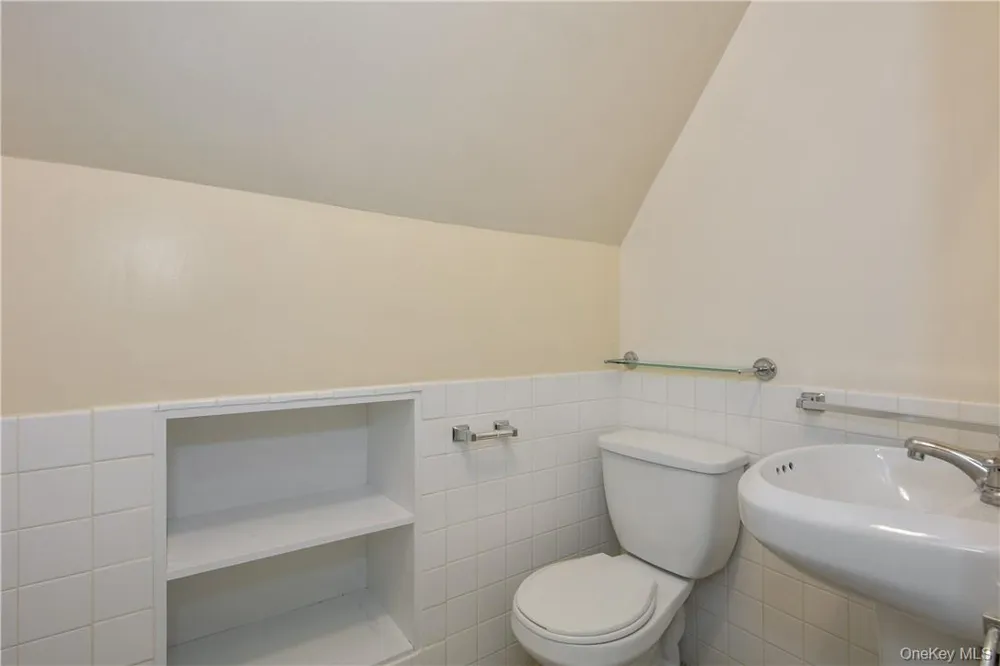 270 W 261 STREET #3rd floor Bronx, NY 10471