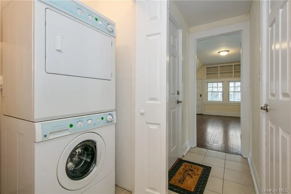270 W 261 STREET #3rd floor Bronx, NY 10471