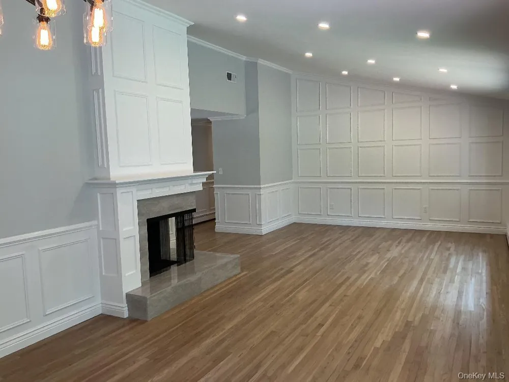 19 MICHAELS LANE Old Brookville, NY 11545