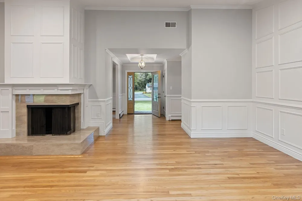 19 MICHAELS LANE Old Brookville, NY 11545