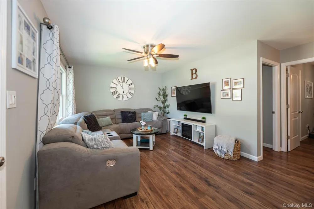 5 Norwalk Lane Selden, NY 11784
