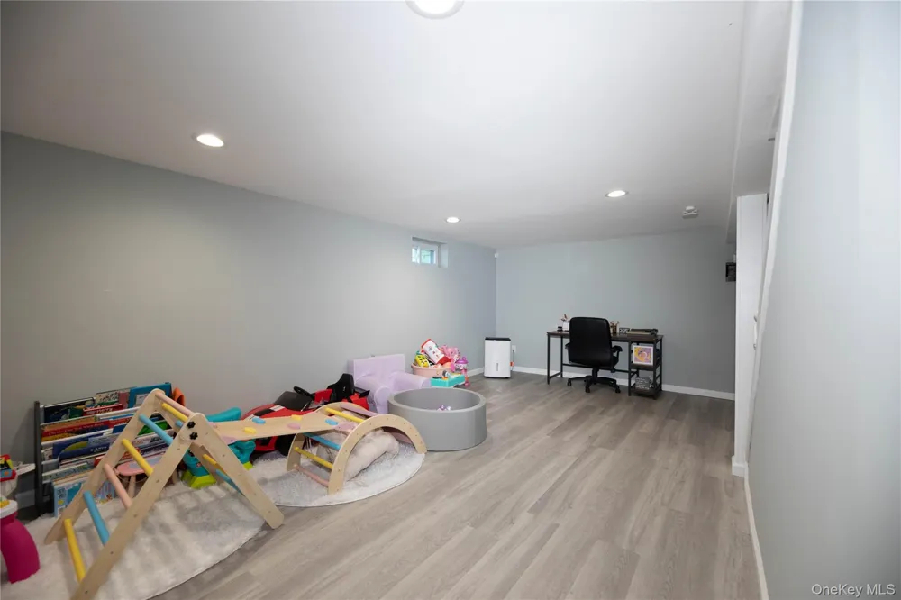 5 Norwalk Lane Selden, NY 11784
