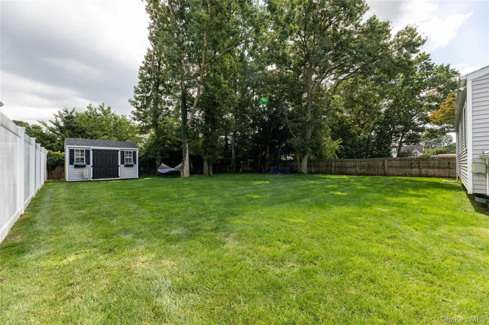 5 Norwalk Lane Selden, NY 11784