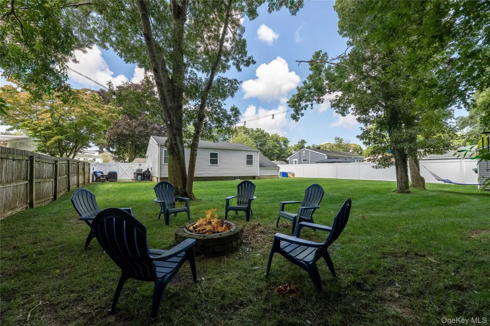 5 Norwalk Lane Selden, NY 11784