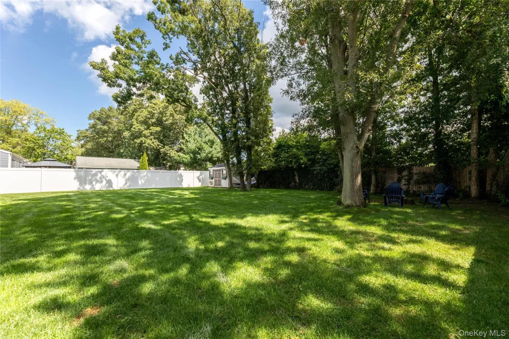 5 Norwalk Lane Selden, NY 11784