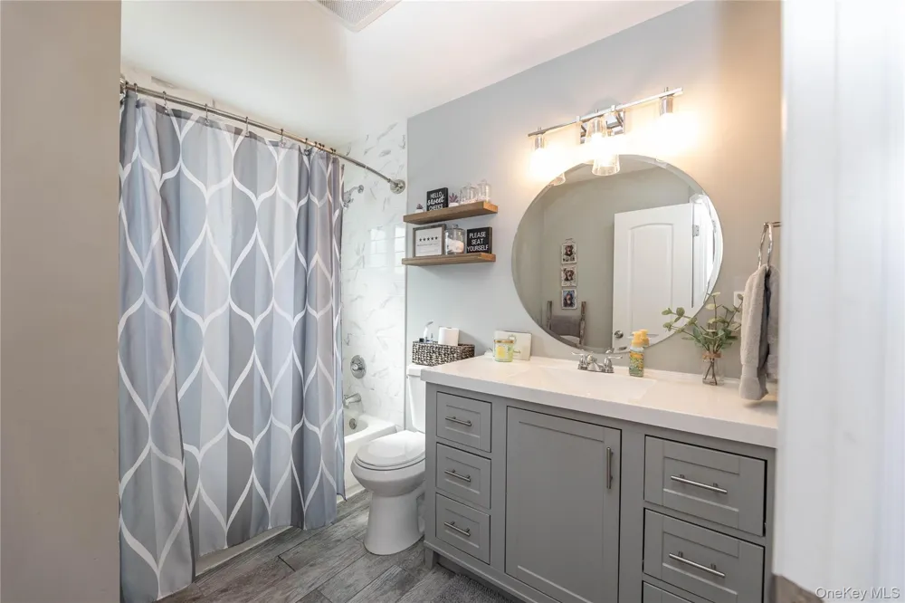 5 Norwalk Lane Selden, NY 11784
