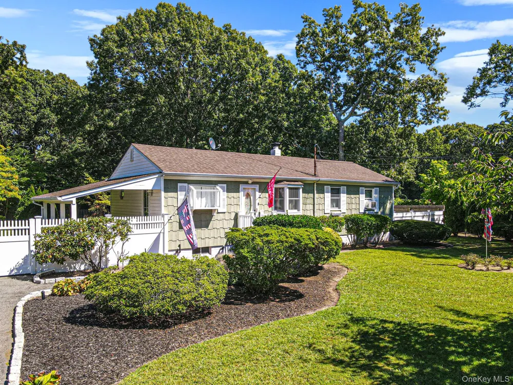 152 Grand Avenue Shirley, NY 11967