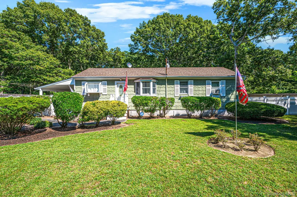 152 Grand Avenue Shirley, NY 11967