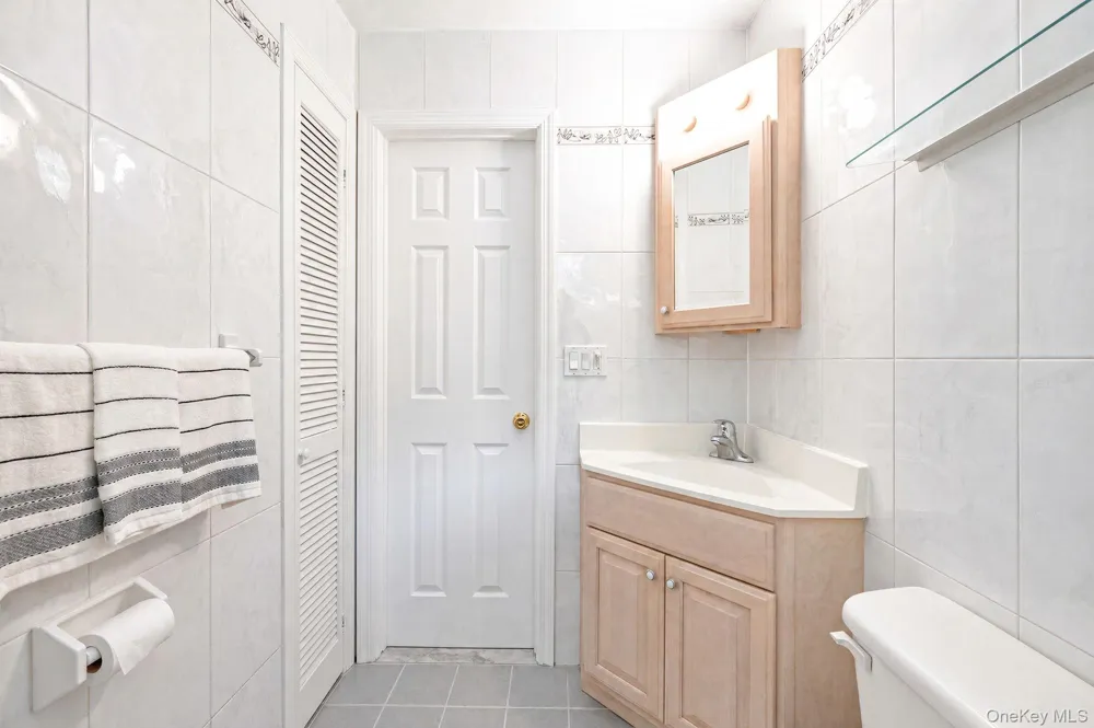 152 Grand Avenue Shirley, NY 11967