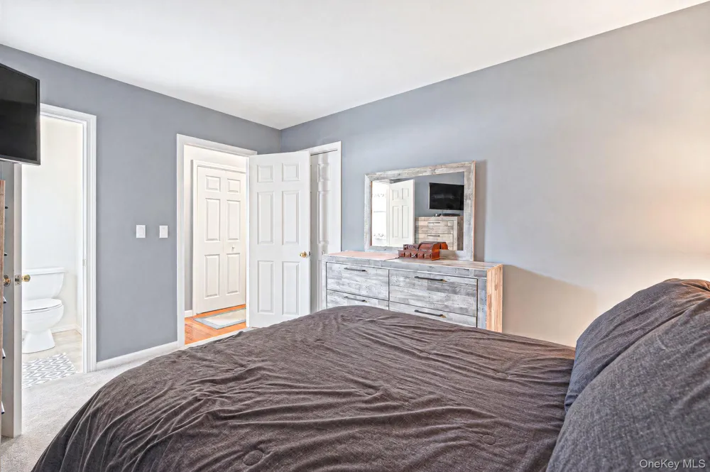 152 Grand Avenue Shirley, NY 11967
