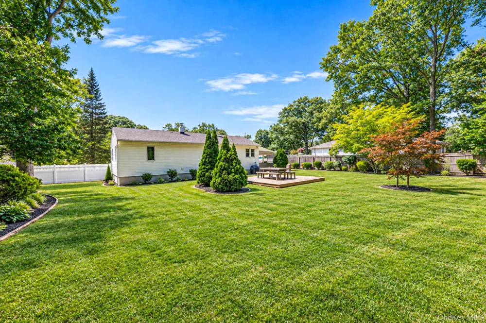 152 Grand Avenue Shirley, NY 11967