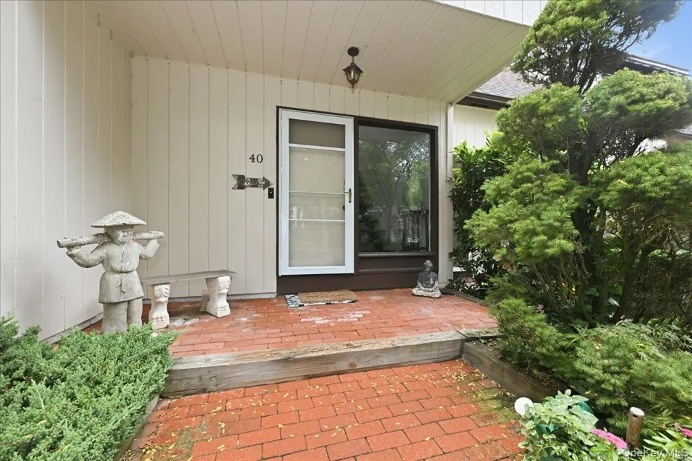 40 Cedar Lane #40 Glen Head, NY 11545