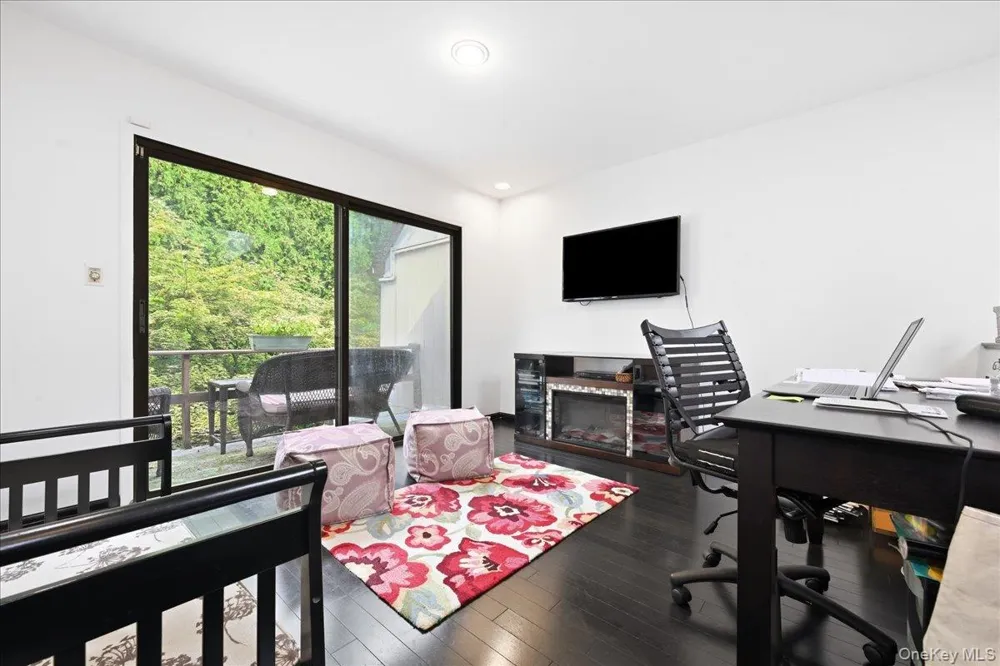 40 Cedar Lane #40 Glen Head, NY 11545