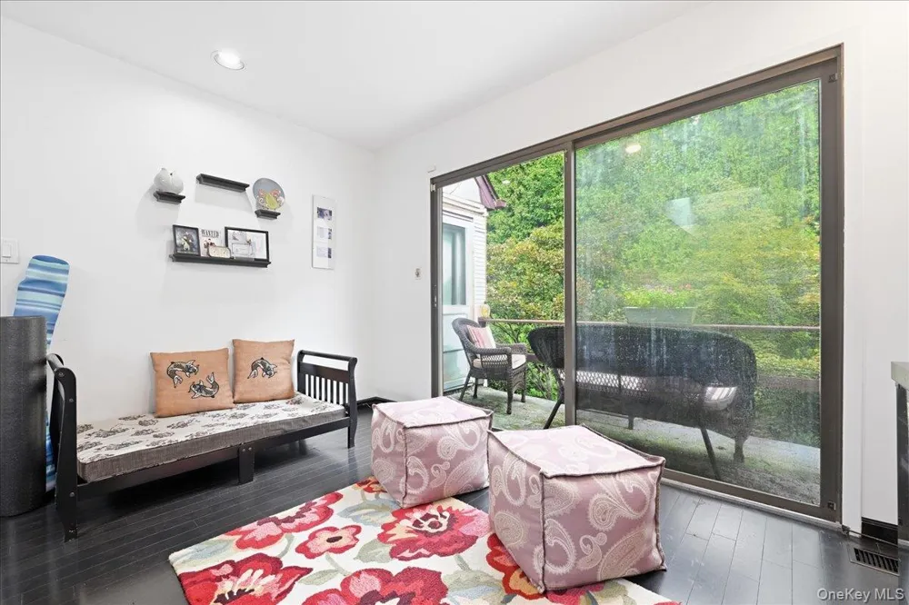 40 Cedar Lane #40 Glen Head, NY 11545