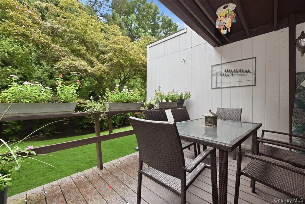 40 Cedar Lane #40 Glen Head, NY 11545