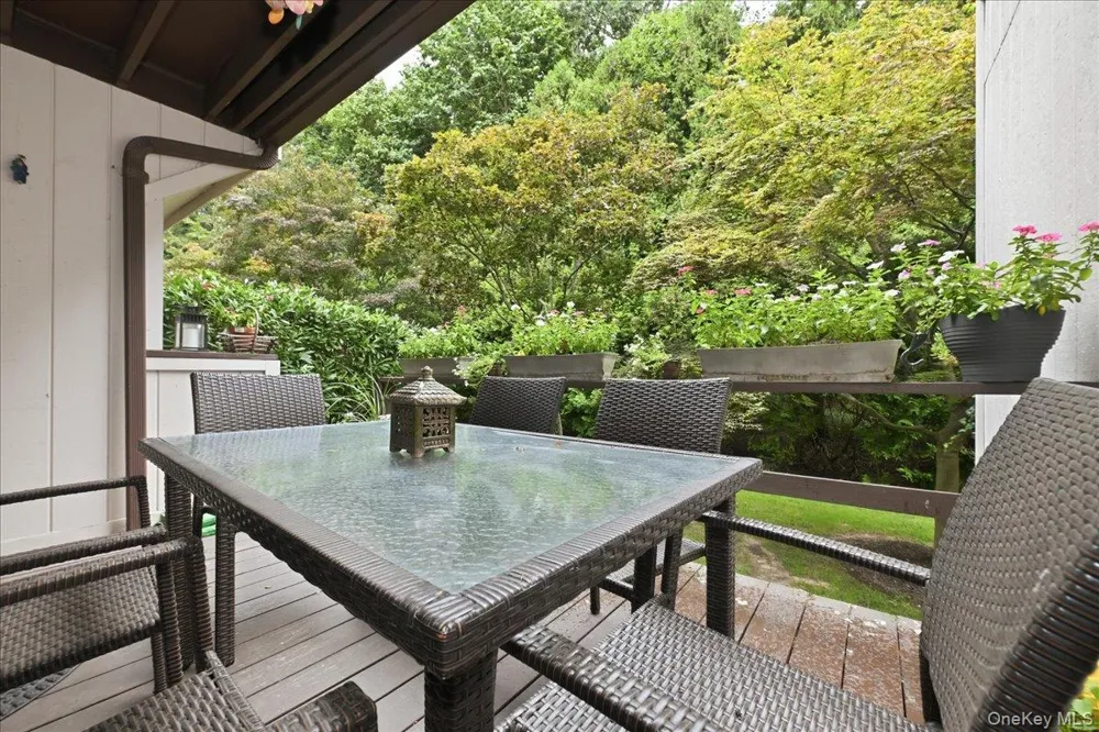 40 Cedar Lane #40 Glen Head, NY 11545