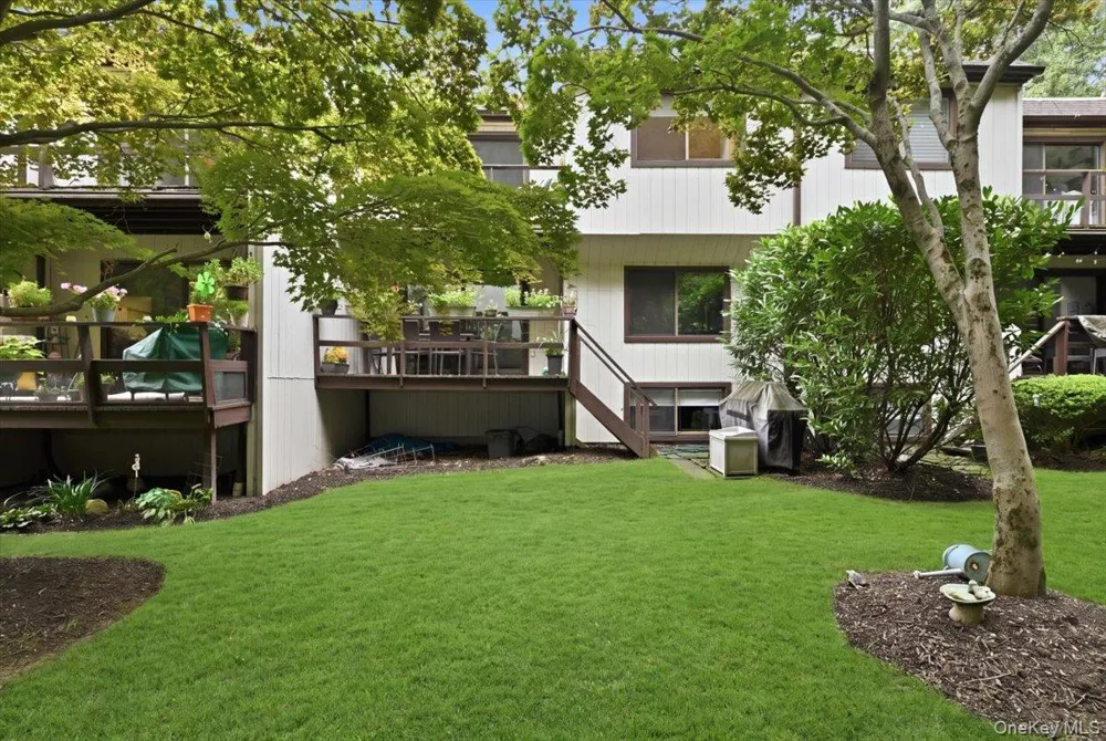 40 Cedar Lane #40 Glen Head, NY 11545