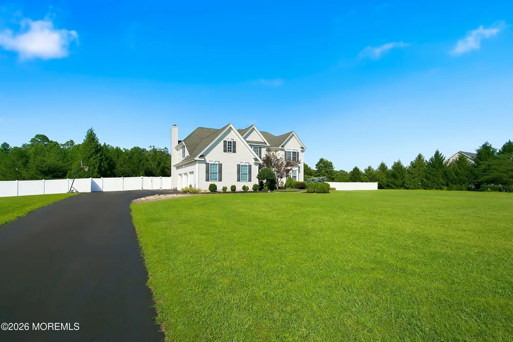 43 Oxford Circle Southampton, NJ 08088