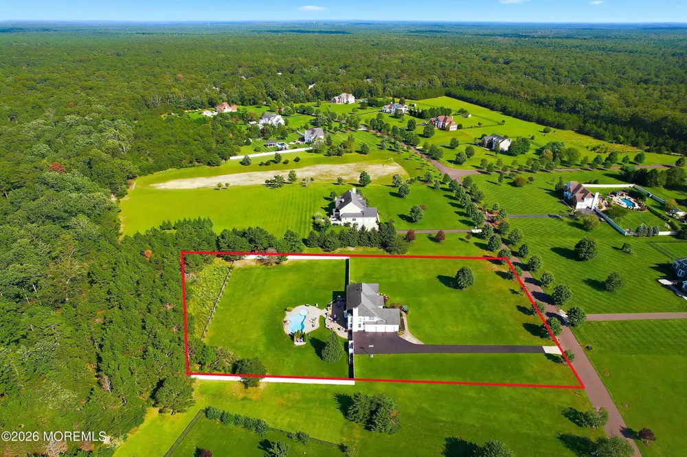 43 Oxford Circle Southampton, NJ 08088