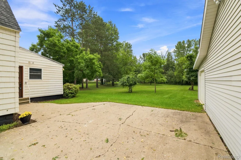 115 W State Street Croswell City, MI 48422