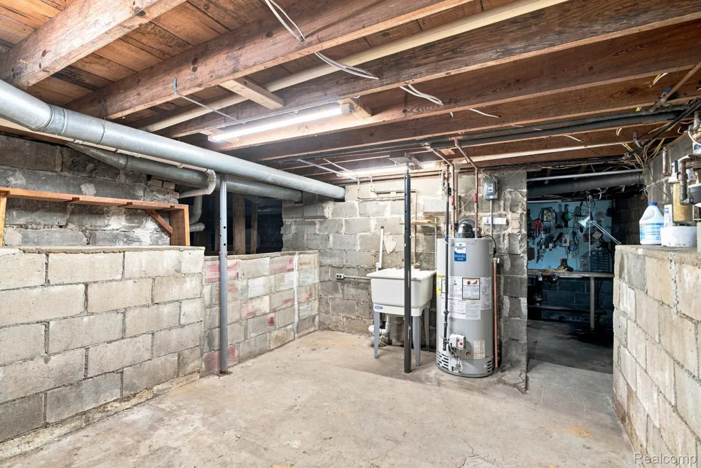 115 W State Street Croswell City, MI 48422