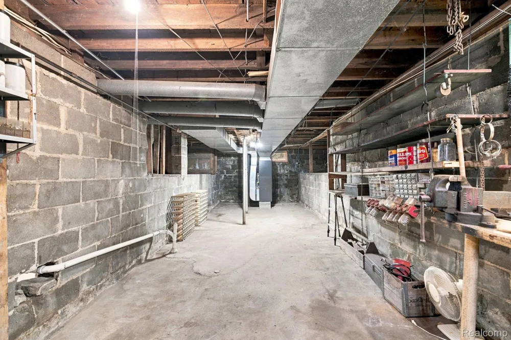 115 W State Street Croswell City, MI 48422