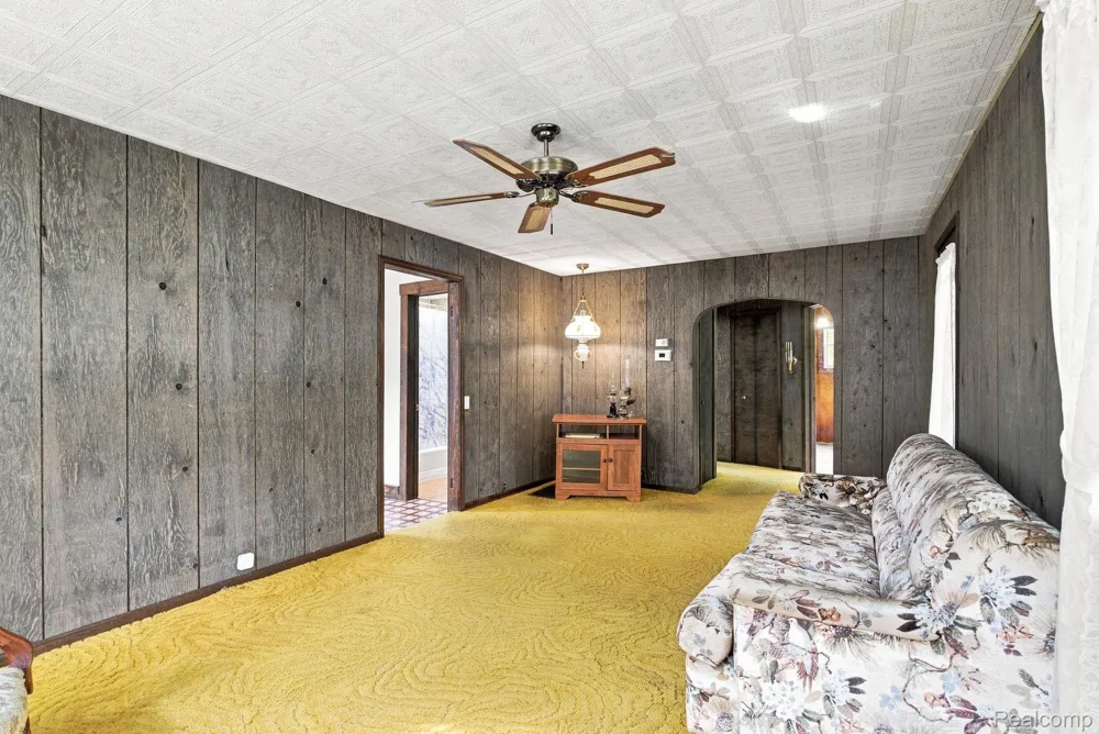 115 W State Street Croswell City, MI 48422