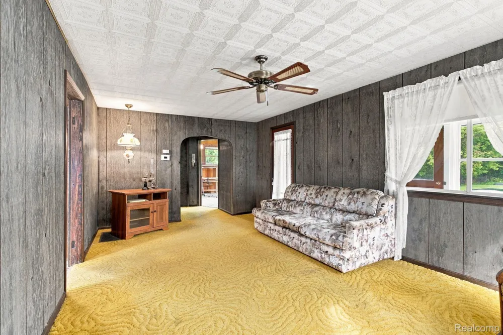 115 W State Street Croswell City, MI 48422